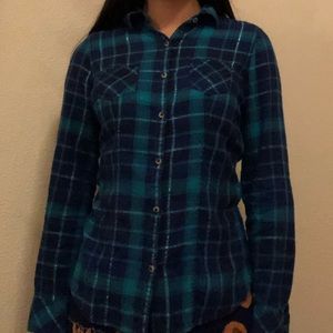 Junior’s medium blue plaid shirt